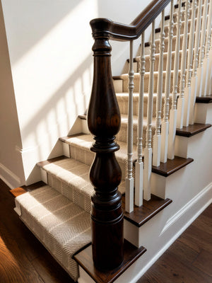 Spain Old Newel Post NP026
