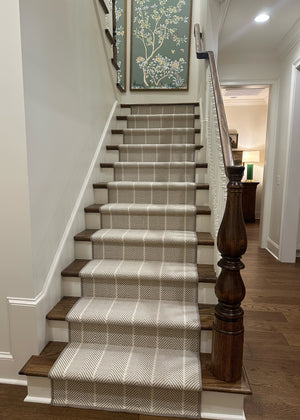 Spain Old Newel Post NP026